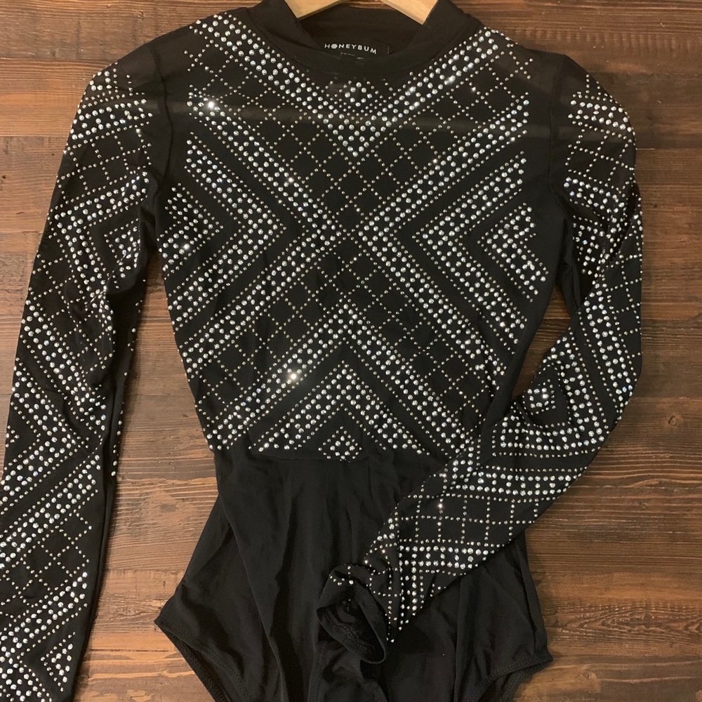 HONEYBUM BODYSUIT; NEVER WORN✨